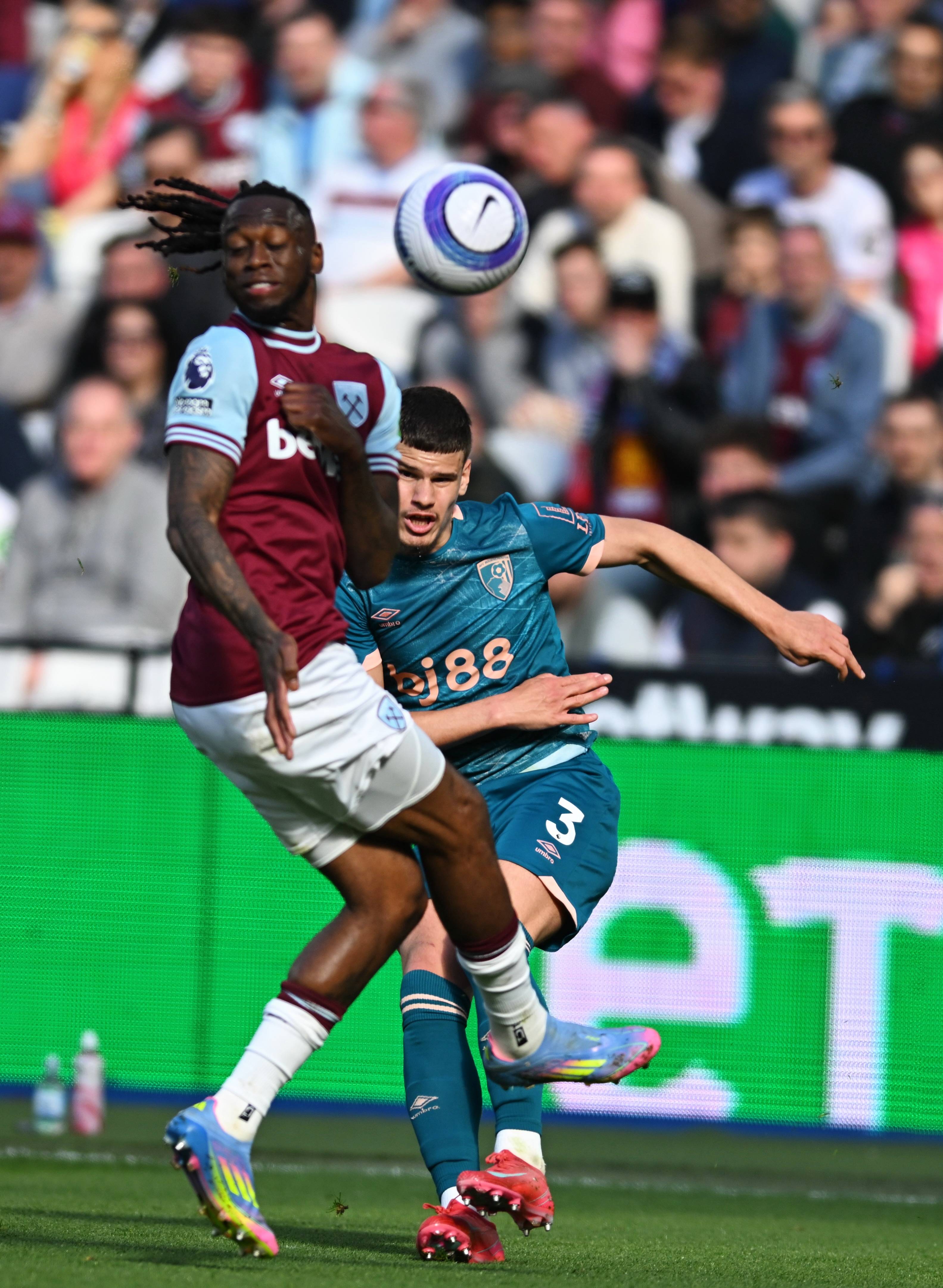 hth_关于西汉姆联客场战胜伯恩茅斯，中场拦截奏效的信息