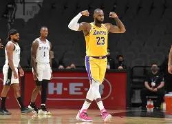 华体会_湖人NBA战胜孟菲斯灰熊詹姆斯关键三分